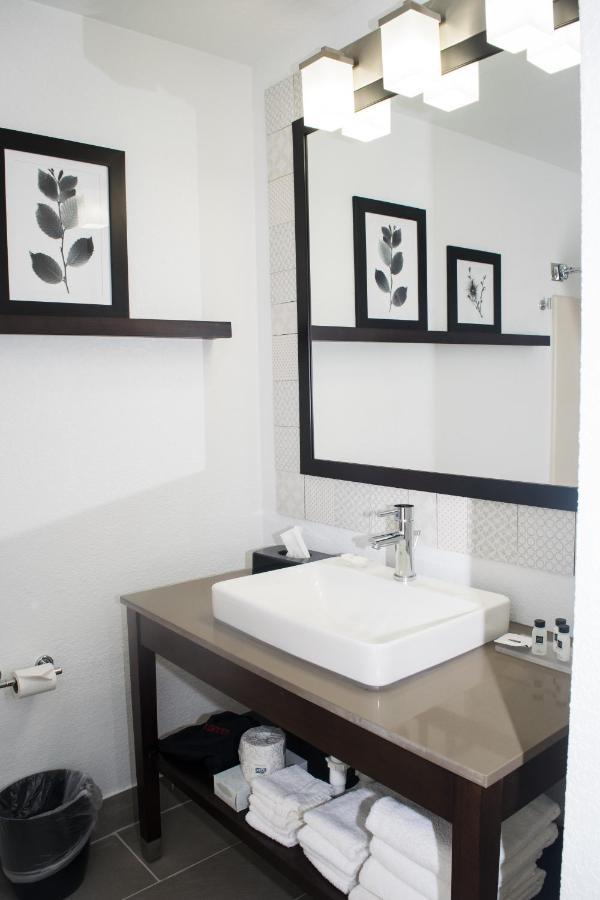 Country Inn & Suites By Radisson, Freeport, Il Exteriör bild